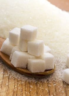 Efectos del exceso de azúcar y edulcorantes en la dieta